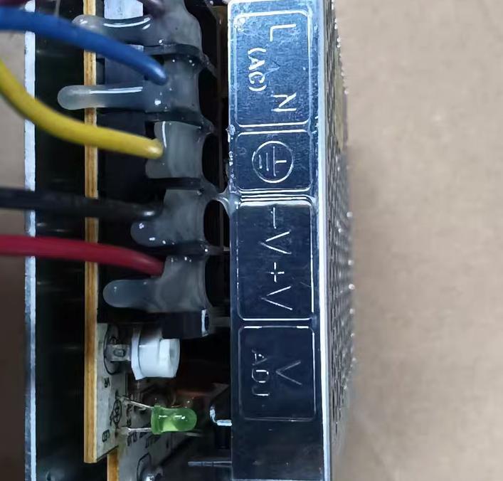 HF20W-S-5 AC input 220V 0 3A DC output 5v 4A