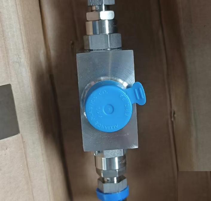 HLS28M8F4F 316ss 1 2NPT PTFE 260℃ 500F max parker 500 39