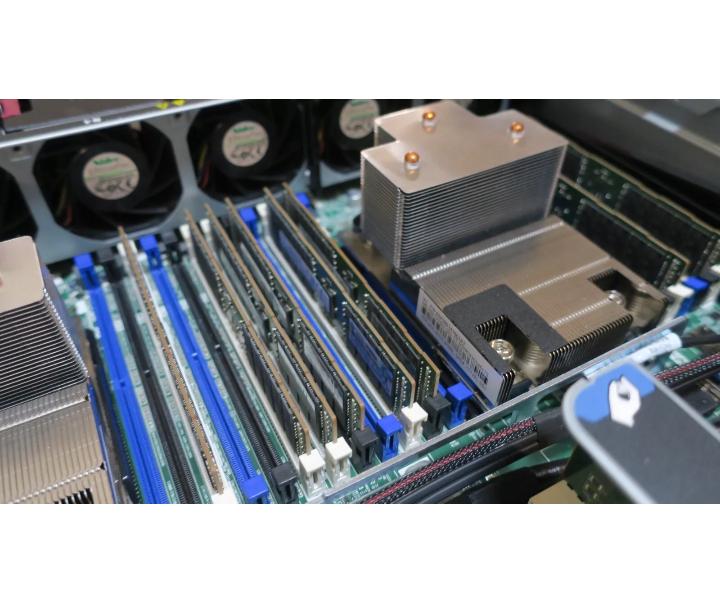 E5-2667v3 8-Core 8-Bay DL380 Gen9 20GHz 192GB 400GB