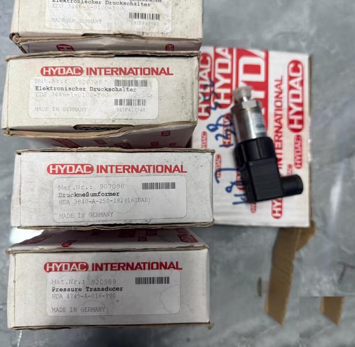 HYDAC EDS 3446-1-0100-Y00 920705 2 HDA 4745-A-016-Y00 920589 1 HDA 4745-A-100-000 1 HDA 3840-A-250-182 907096 1