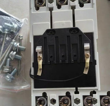 HYUNDAI UBL100C 3P 15A