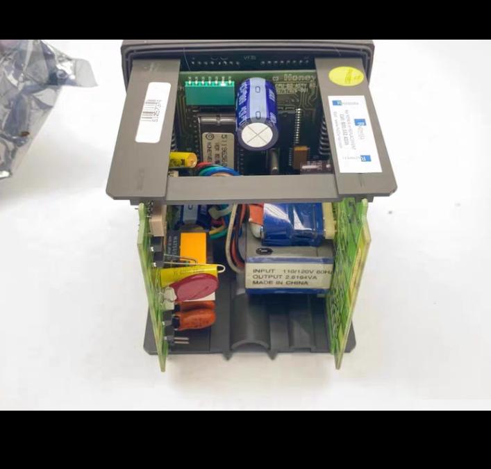 Honeywell DC200E-0-000-1D0000-0 -Pro UDC2000