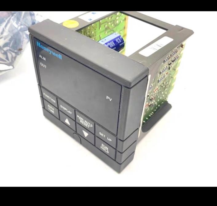 Honeywell DC200E-0-000-1D0000-0 -Pro UDC2000