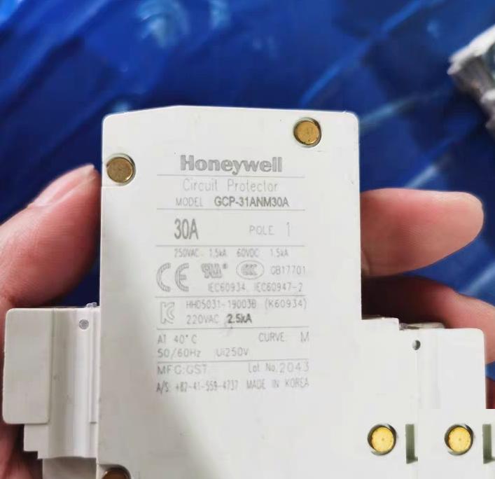 Honeywell GCP-31ANM30A 30A AC DC M 6