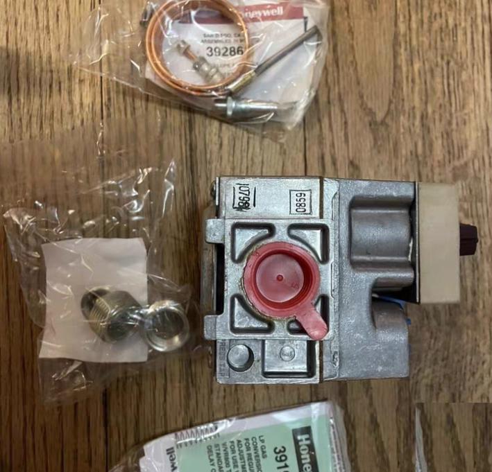 Honeywell V800A1088 24V Gas Valve