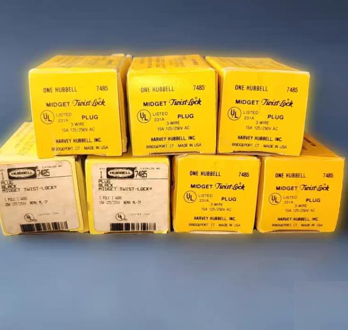 Hubbell 7485 Locking Plug Std 15 A ML-3P Black 7