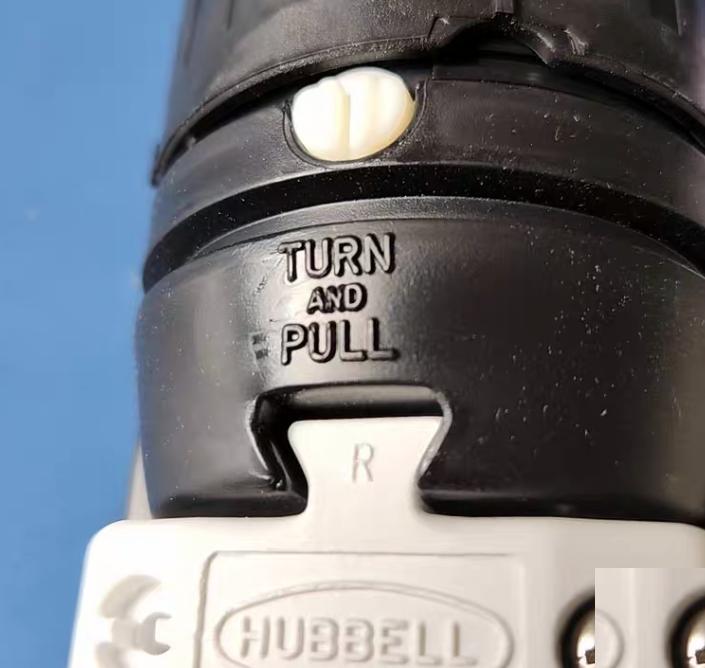 Hubbell CS8164C CS8165C Twist-lock Plug 50A 3 Phase 480V CS8164C 3 1300RMB CS8165C 10 1086RMB
