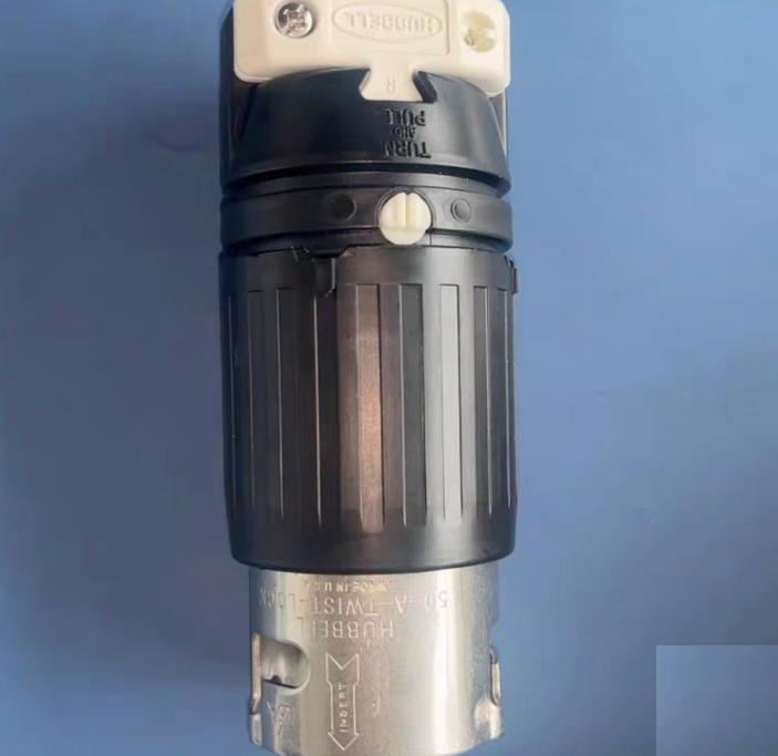 Hubbell CS8264C CS8265C 8264 8 8265 2 CS8265C 1100RMBCS8264C 1140RMB Locking Devices Twist-Lock® Industrial Female Connector Body 50A 250V 2-Pole 3-Wire Grounding Non-NEMA Screw Terminal Black and White