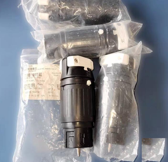 Hubbell CS8264C CS8265C 8264 8 8265 2 CS8265C 1100RMBCS8264C 1140RMB Locking Devices Twist-Lock® Industrial Female Connector Body 50A 250V 2-Pole 3-Wire Grounding Non-NEMA Screw Terminal Black and White
