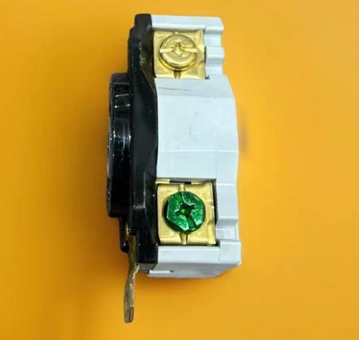 Hubbell HBL2330 Twist-Lock Receptacle NEMA L7-20R 20A 277VAC 2P 3W8 10