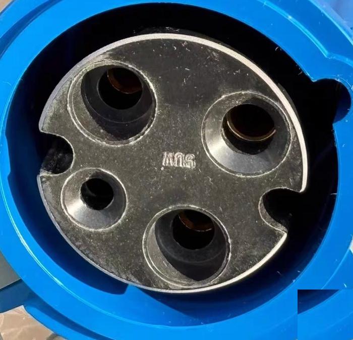 Hubbell HBL360C6W Wiring Device-Kellems 8 10 Heavy Duty Products IEC Pin and Sleeve Devices Industrial Grade Female Connector Body 60A 250V AC 2-Pole 3-Wire Grounding Terminal Screws Blue Watertight