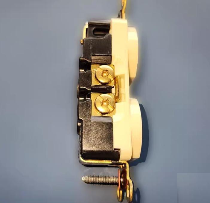 Hubbell HBL5252I 131 Brand Hubbell Wiring Device-KellemsCatalog ID HBL5252IHubbell Wiring Device Kellems Straight Blade Devices Receptacles Duplex Industrial Grade 2-Pole 3-Wire Grounding 15A 125V 5-15R Ivory Single Pack