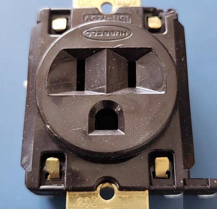 Hubbell HBL5261 9 Straight Blade Devices Receptacles Single Industrial Grade 2-Pole 3-Wire Grounding 15A 125V 5-15R Brown Single Pack HBL5266C