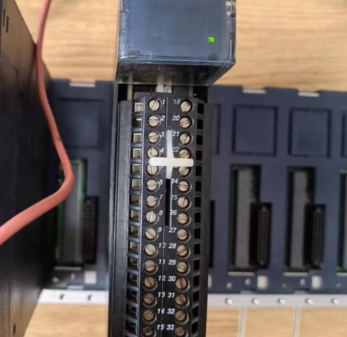 IC694MDL660