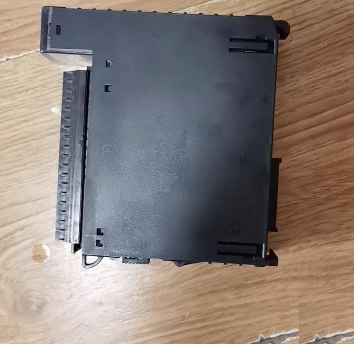 IC694MDL660