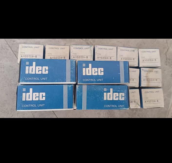 IDEC AVS311N-R 30mm 22 35 15