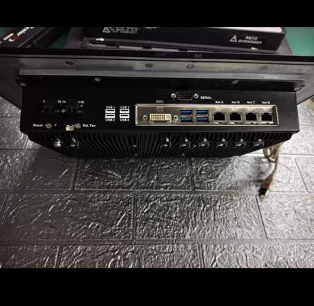 ISIC CP12 KBE15 DVI 4 USB 4