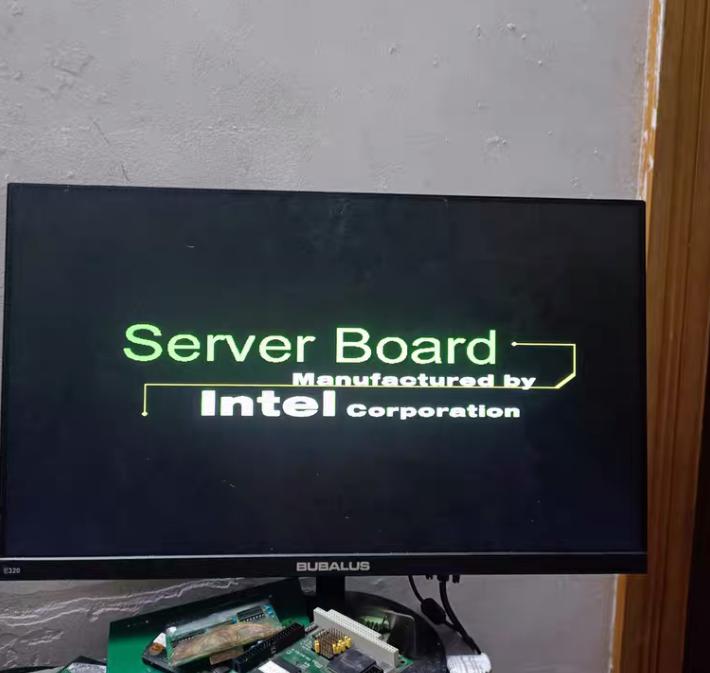 Intel STL2 Tupelo Intel SERVER BOARD G7ESZ 370 G7ESZ 133-659718-1-02-001 APTL13401253PBA A28808-305 CPU 2 1000 256 133 1 75 PIII