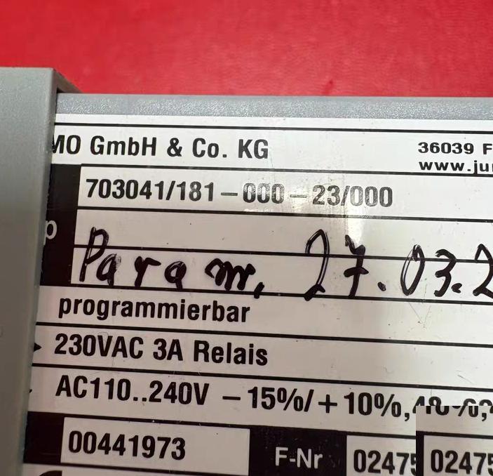 JUMO dTRON 316 703041 181-000-23 000 230VAC 3A AC110-240V