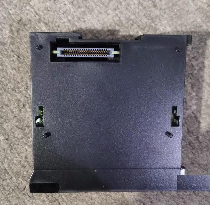 KEYENCE KV-7000C 1 PLC
