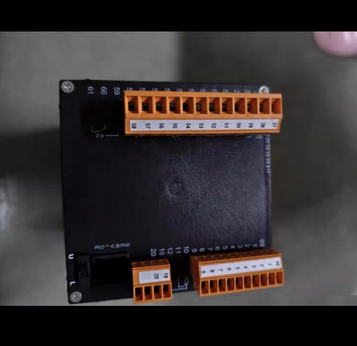 KFM 92704eq-99b1s2-xLg2r0cstc Pt100 0-400℃ 3 250V 2A 0-4 20mA 0-2 10V