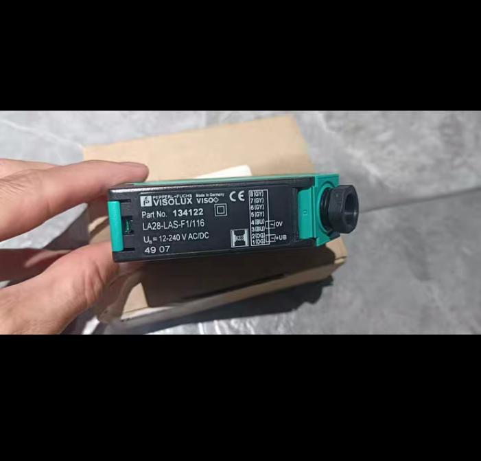 LA28-LAS-F1 116 134122 2 650 J