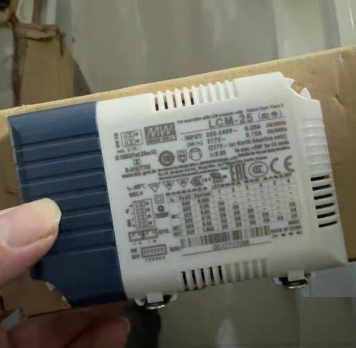 LCM-25 LED 200-240V 277V 25W LED PWM