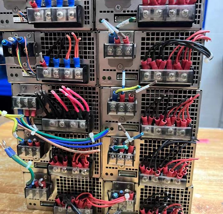 LCM600Q          24VDC 27A   5VDC 2A          10        150      200