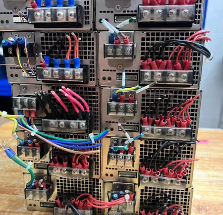 LCM600Q          24VDC 27A   5VDC 2A          10        150      200
