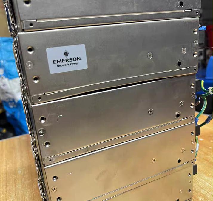 LCM600Q          24VDC 27A   5VDC 2A          10        150      200