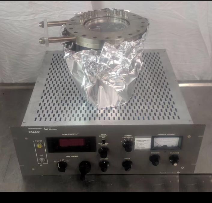 LEED UHV MBE
