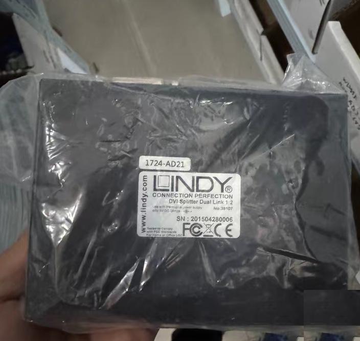 LINDY DVI 1724-AD21