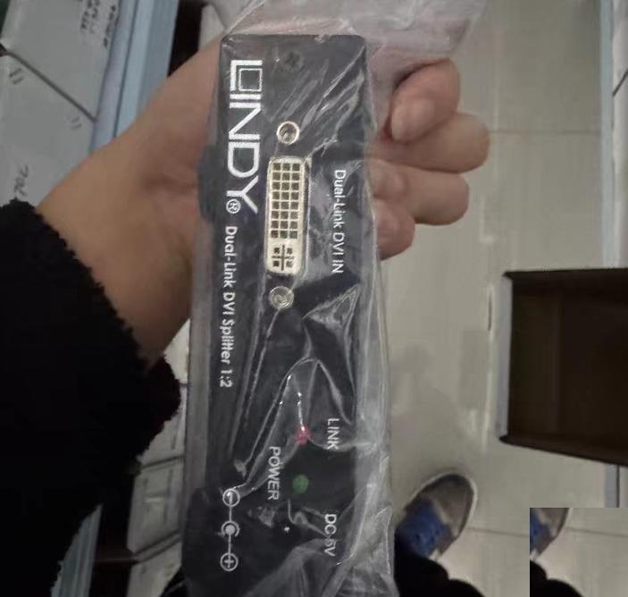 LINDY DVI 1724-AD21