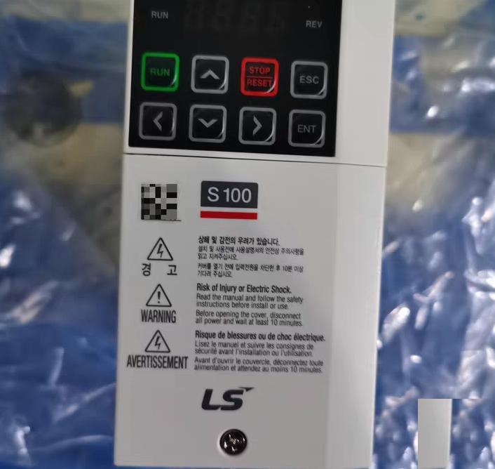 LS LSLV0008S100-2EONNS 200-240V 0-400V 3 0 01-400Hz 1 9kVA 1