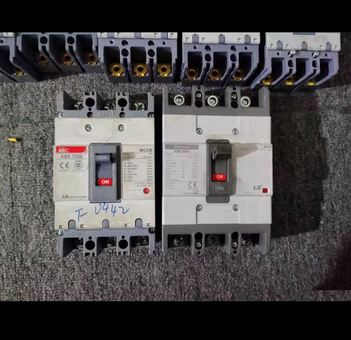 LS MEC ABS 33b 15A 20A 30A 10 ABS 103b 100A 1 ABS 203c 125A 1 ABN103c 75A 2 EBN103c 100A 1