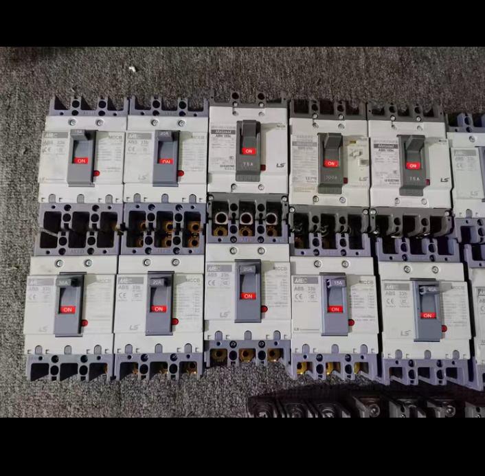 LS MEC ABS 33b 15A 20A 30A 10 ABS 103b 100A 1 ABS 203c 125A 1 ABN103c 75A 2 EBN103c 100A 1
