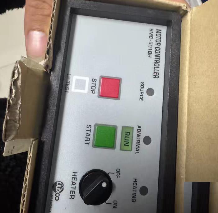 Luxco SMC-501BH AC22V 50 60Hz RUN STOP 1