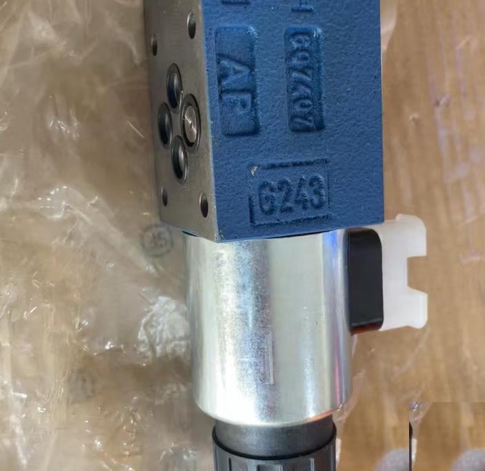 M-3SED6CK13 350CG24N9K4