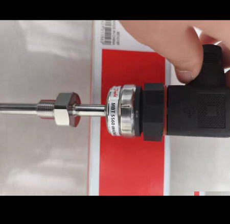 MBT 5560 084Z4205 4-20mA 0-200℃ 10-32VDC