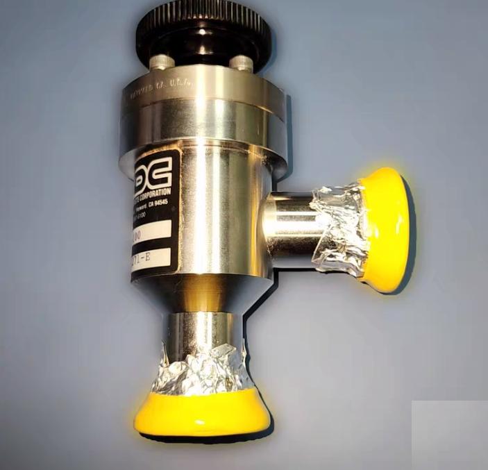 MDC KAV-100 KF25 310073 1 Part Number 310073Reference KAV-100This HV angle valve with 1 25 4mm Port opening and Manual actuator provides vacuum isolation It is equipped with ISO NW25 Port Flange DN25 and FKM Bonnet Seal