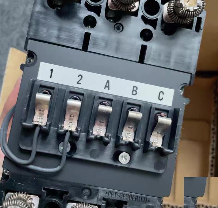 MITSUBISHI NF125-SW 30A 3P AC220V 50kA