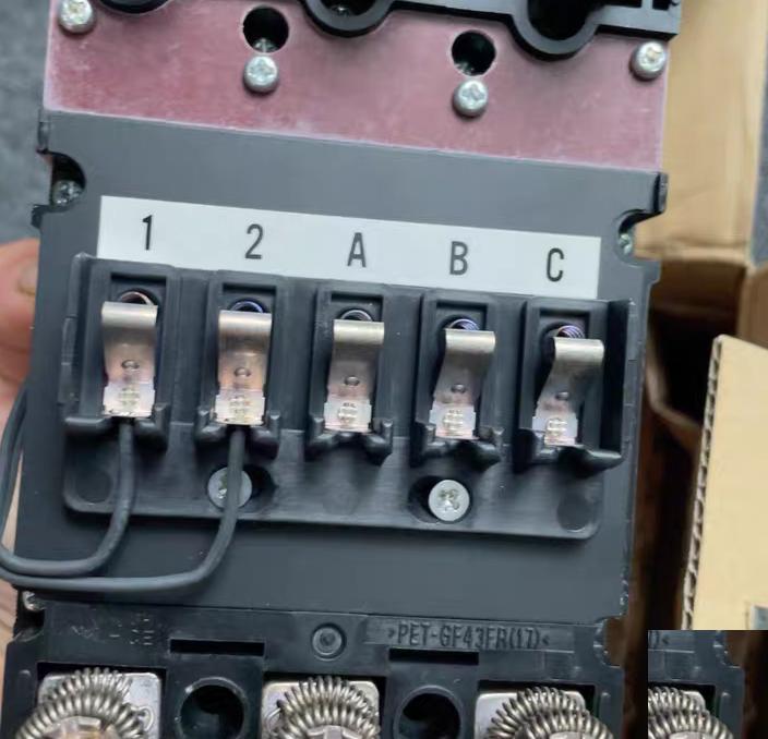 MITSUBISHI NF125-SW 50A 3P AC220V