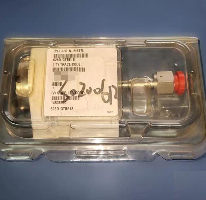 MKS 628D13TBE1B 628D13TBE1B Heated Capacitance Manometer 1 000 Torr 100 C 8 VCR-F DB15 w Thread Lock 0-10 VDC Vertical Calibration 1