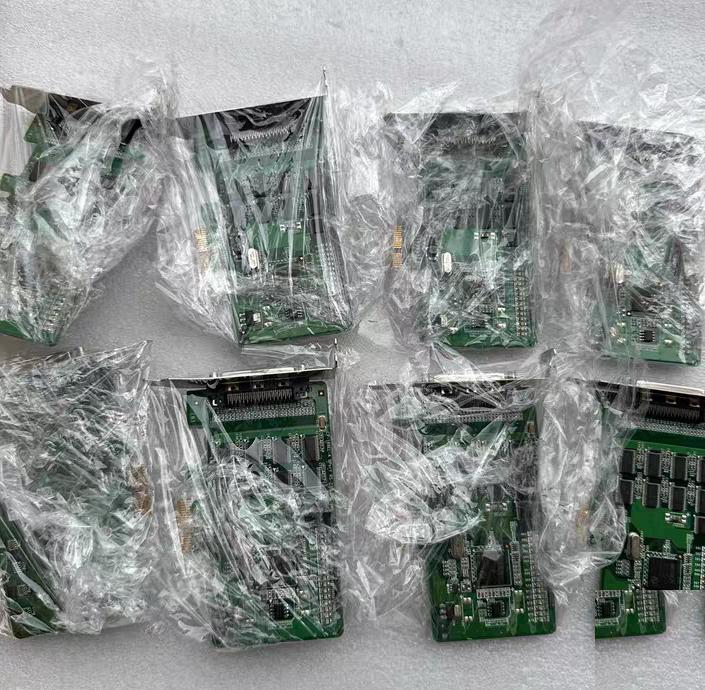 MOXA CP-168EL-A PCI-E 8 RS-232 MOXA CP-168U 8 RS-232 PCI RS232