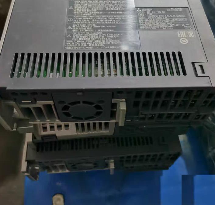 MR-J4-100B-RJ 9