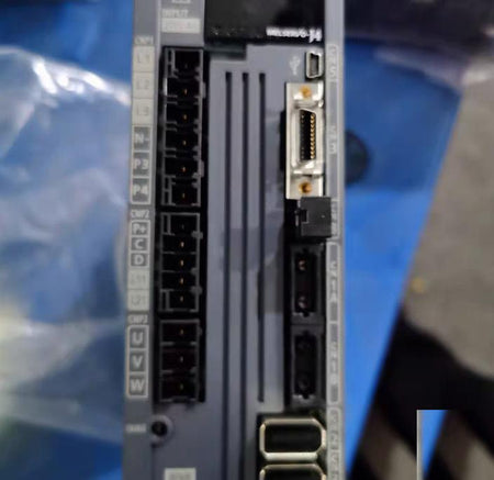 MR-J4-100B-RJ 9