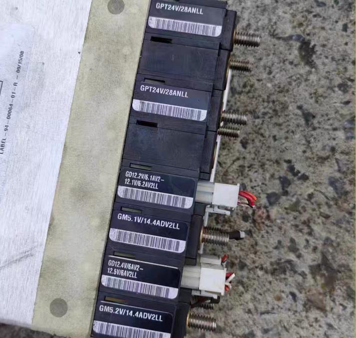 MX8-7813414-G-LL   115-230V 15A  300V 15A