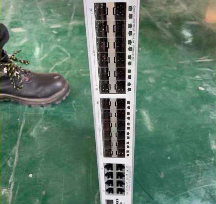 NBS5200-24SFP 8GT4XS