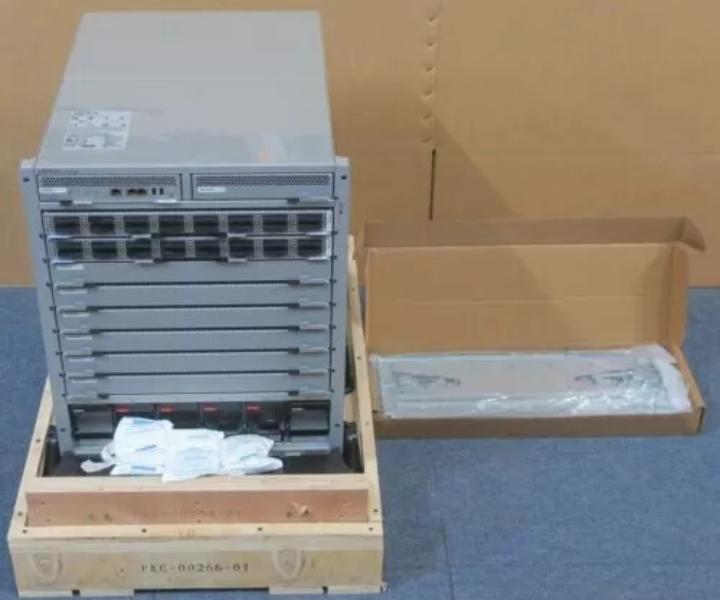 DCS-7308 8-Slot EM-7300X-32Q-LC EM-7300-SUP