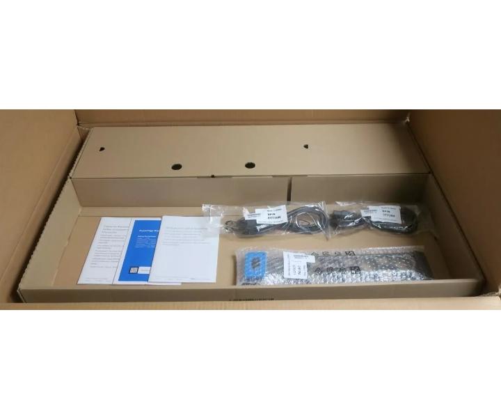 R760xs 256GB 8Bay